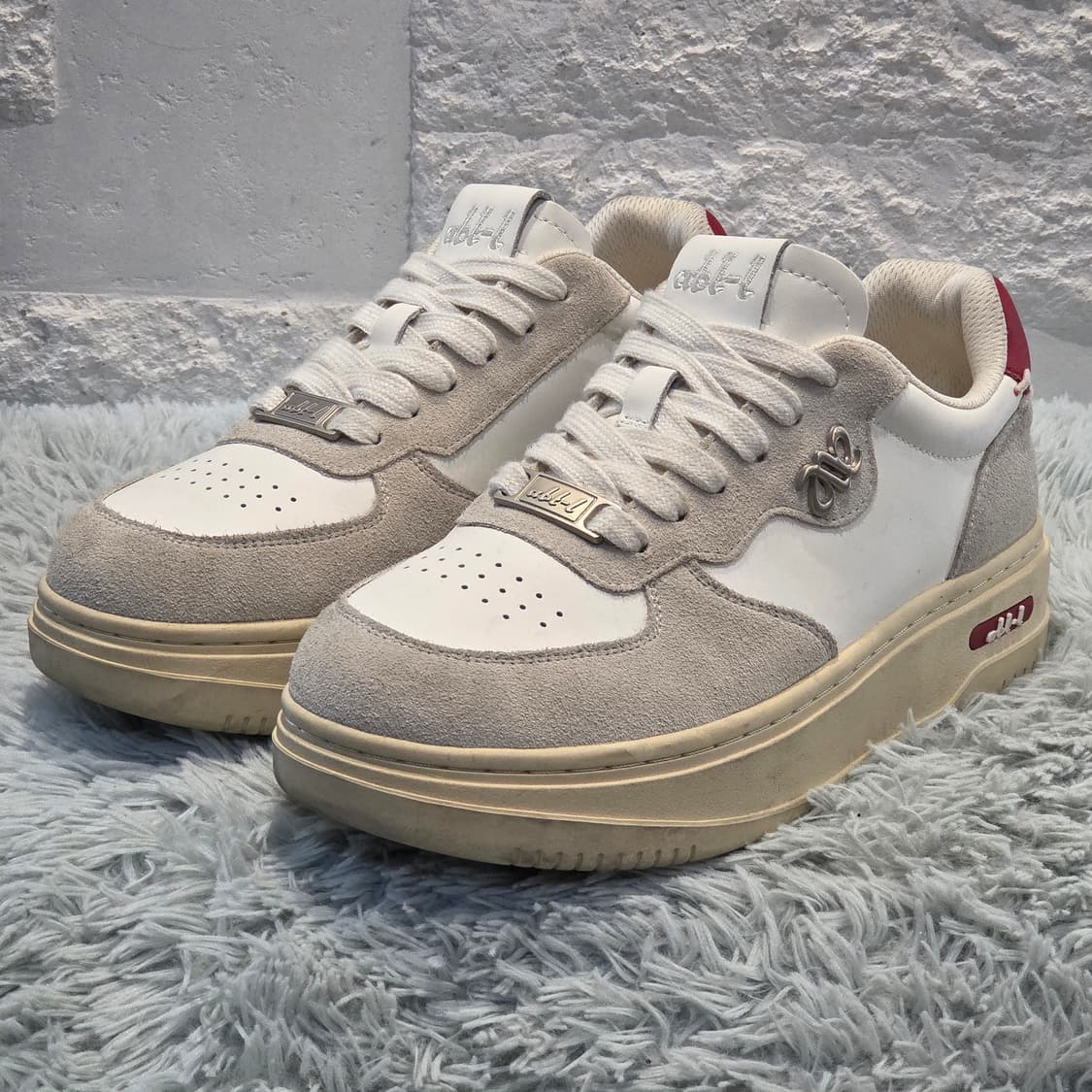 4q-19:abl-l 로우 컷 스웨이드 스니커즈 화이트/그레이 (245m 상품이미지1