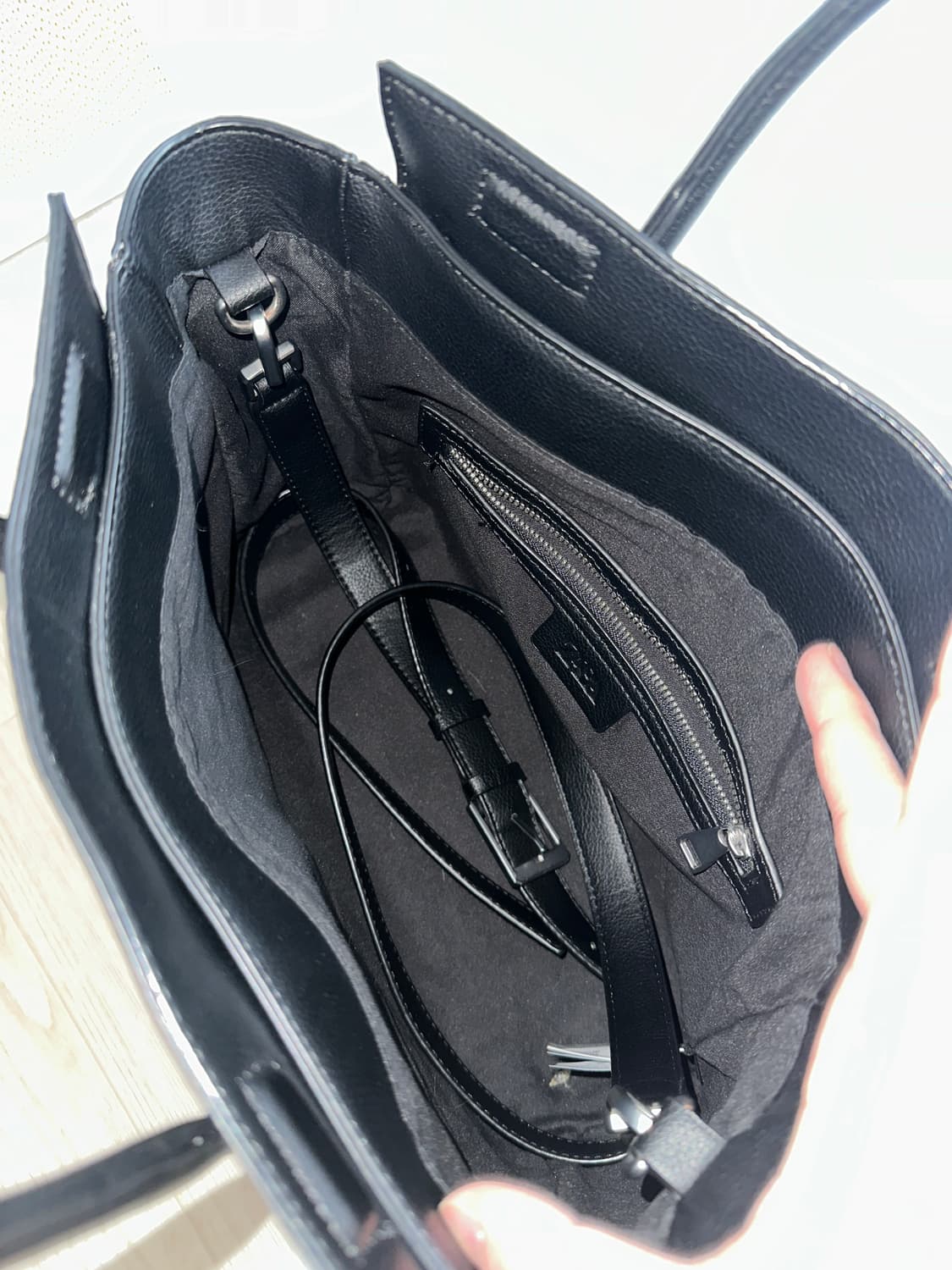 자라 벨트 디테일 토트백 블랙 상품이미지3