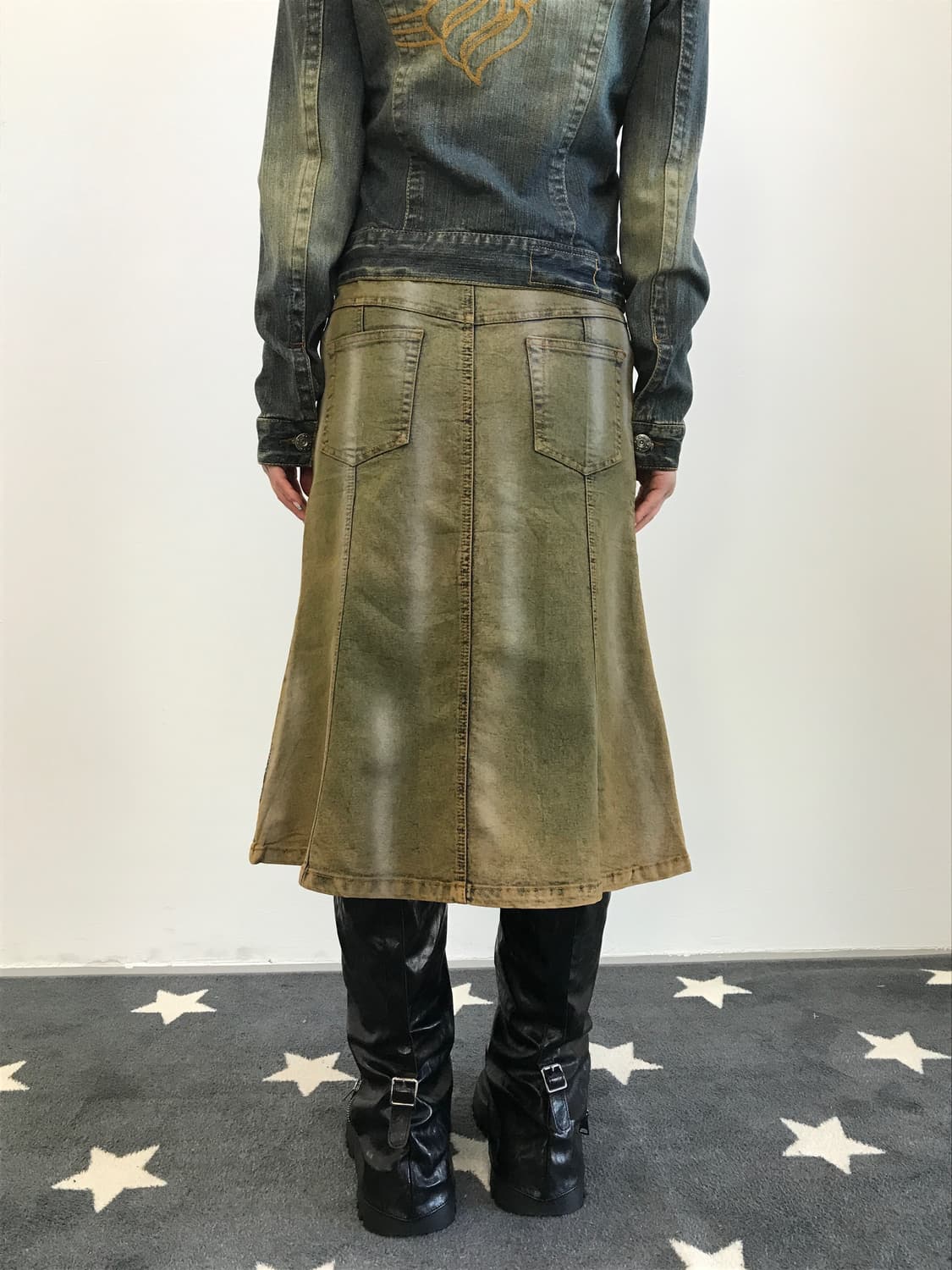 'KUFENG' Olive Acid Wash LaceMidi Skirt 상품이미지2