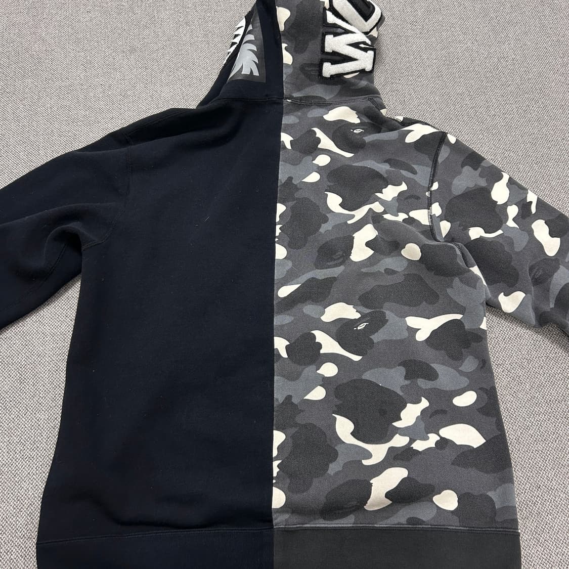 (한글택)베이프 반반 아수라 카모 샤크 후드집업(2XL) 상품이미지6