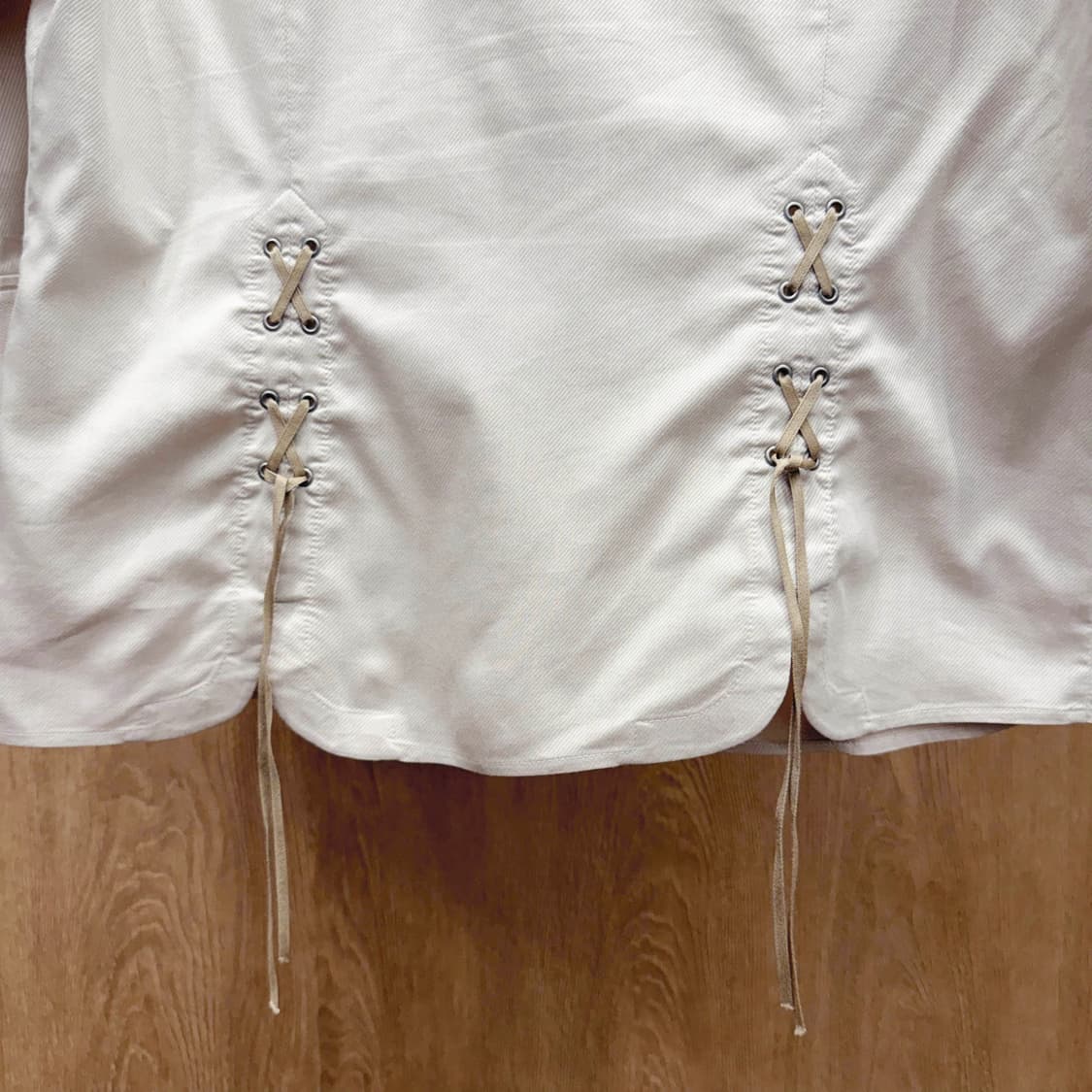 간사이 비즈 7부 셔츠 히든버튼 아일렛 스트링 디테일 슬림핏 베이지 상품이미지6