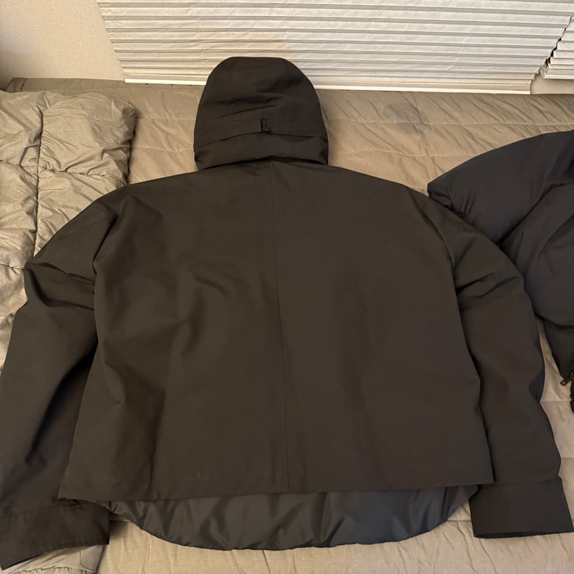 솔리드옴므 24FW 138 쉘파카 패딩 분리형 48 사이즈 상품이미지3