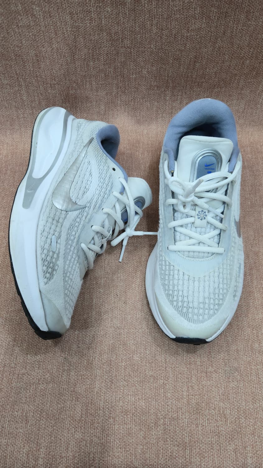 나이키 255mm-  저니 런 남성 런닝화 운동화 상품이미지1