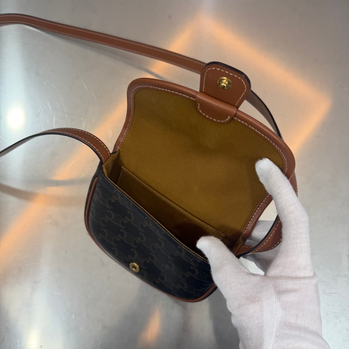 [리오브전포점] 셀린느 트리옹프 미니 베사체 탄 크로스백 상품이미지4