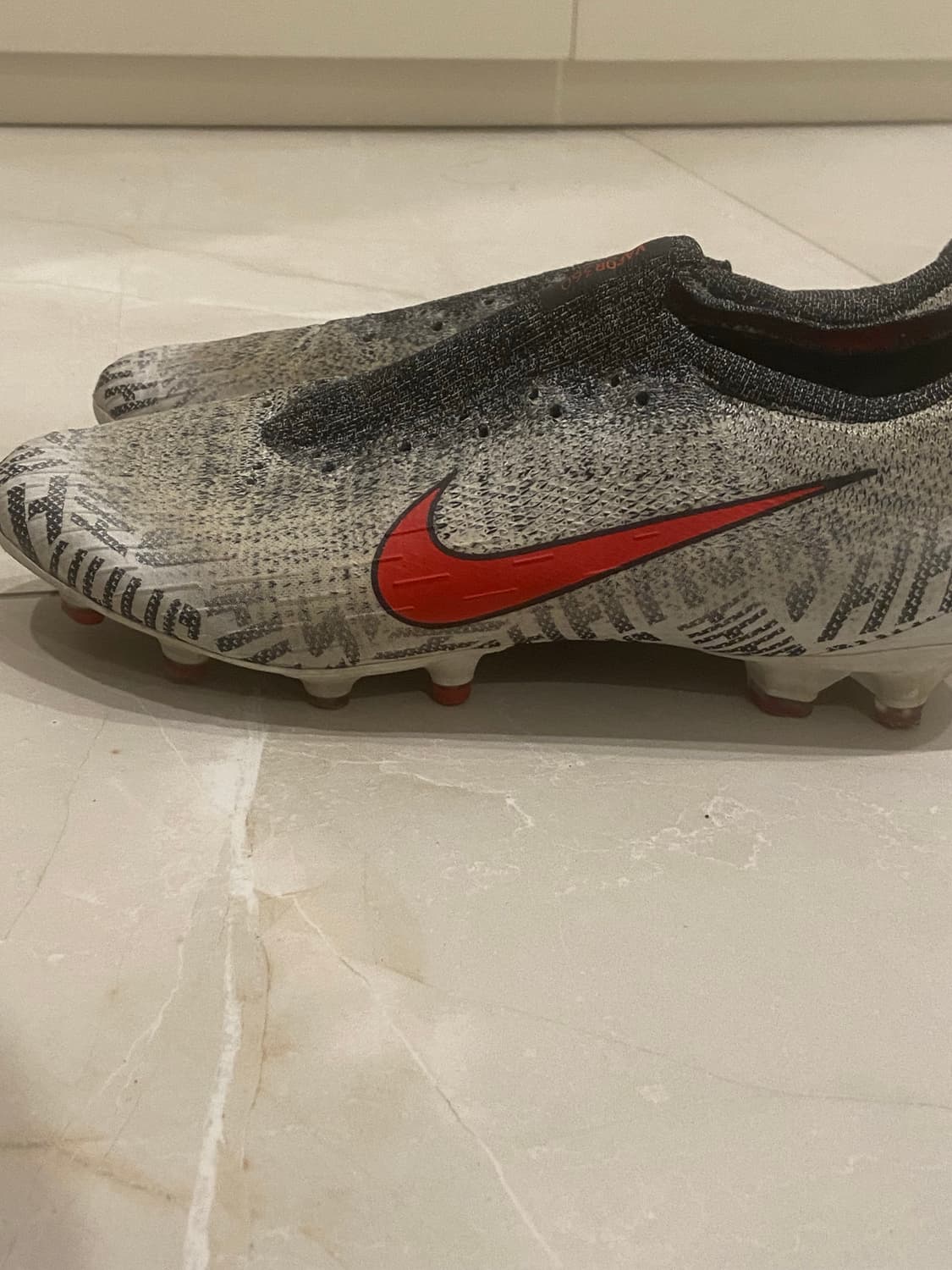 네이마르 축구화 가장 좋은 단계 (선수들이 쓰는거) 상품이미지2