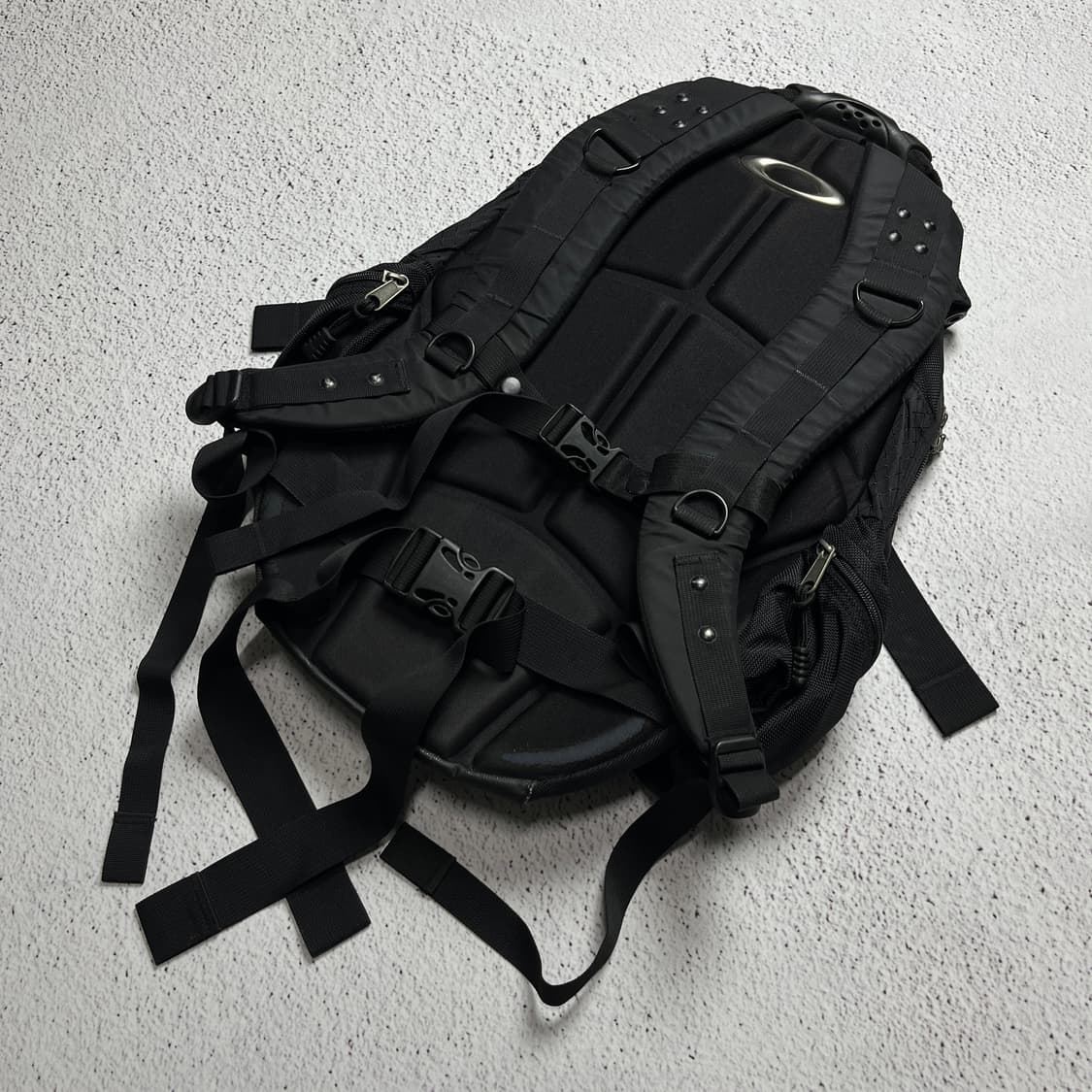 Vintage 00s Oakley Icon Backpack 2.0 상품이미지6