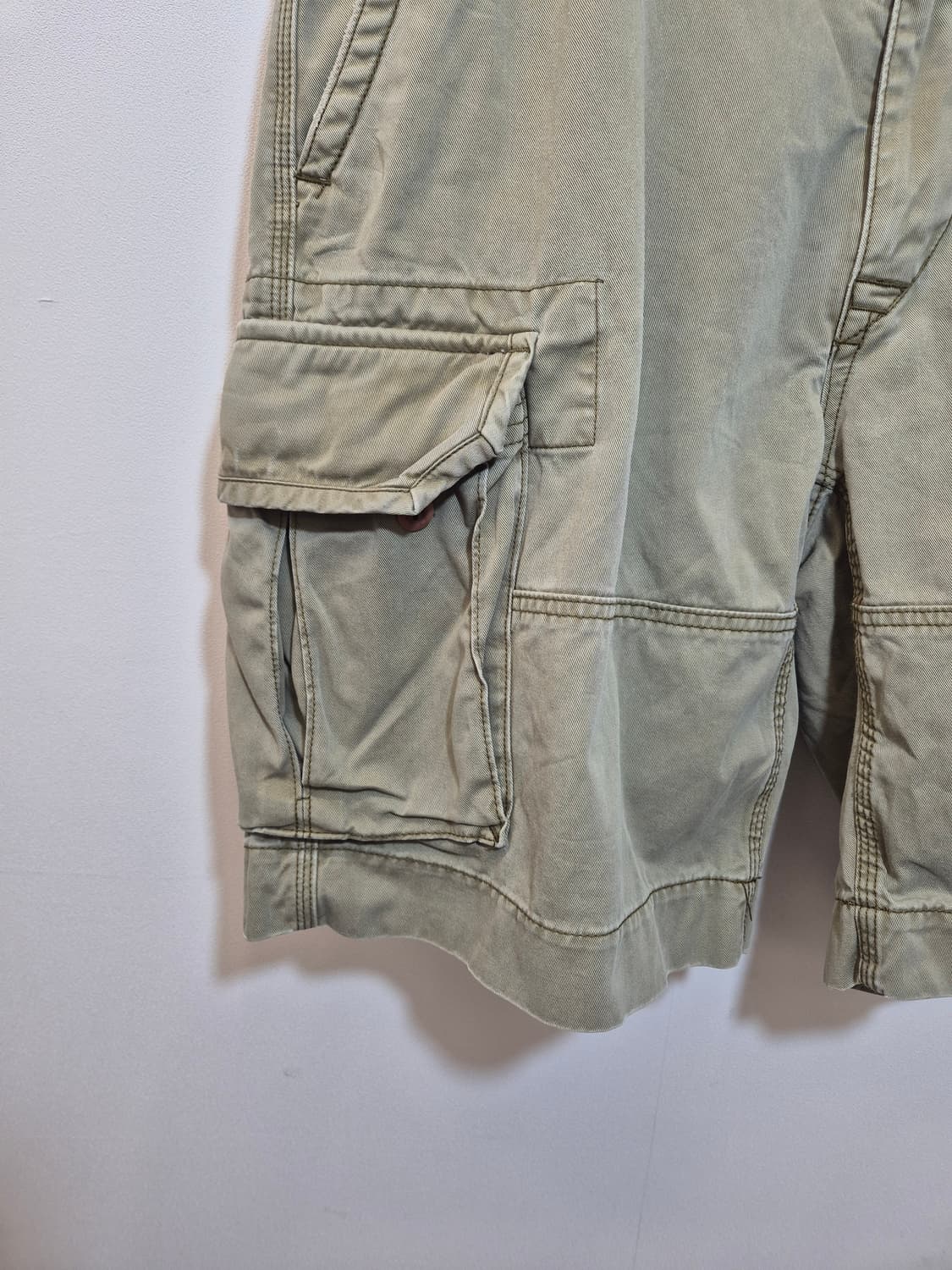 폴로 랄프로렌의 클래식한 카키색 카고 반바지  36  
 상품이미지2