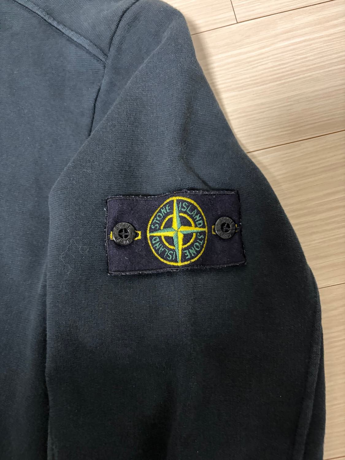 스톤아일랜드 블랙 포켓 맨투맨 상품이미지3