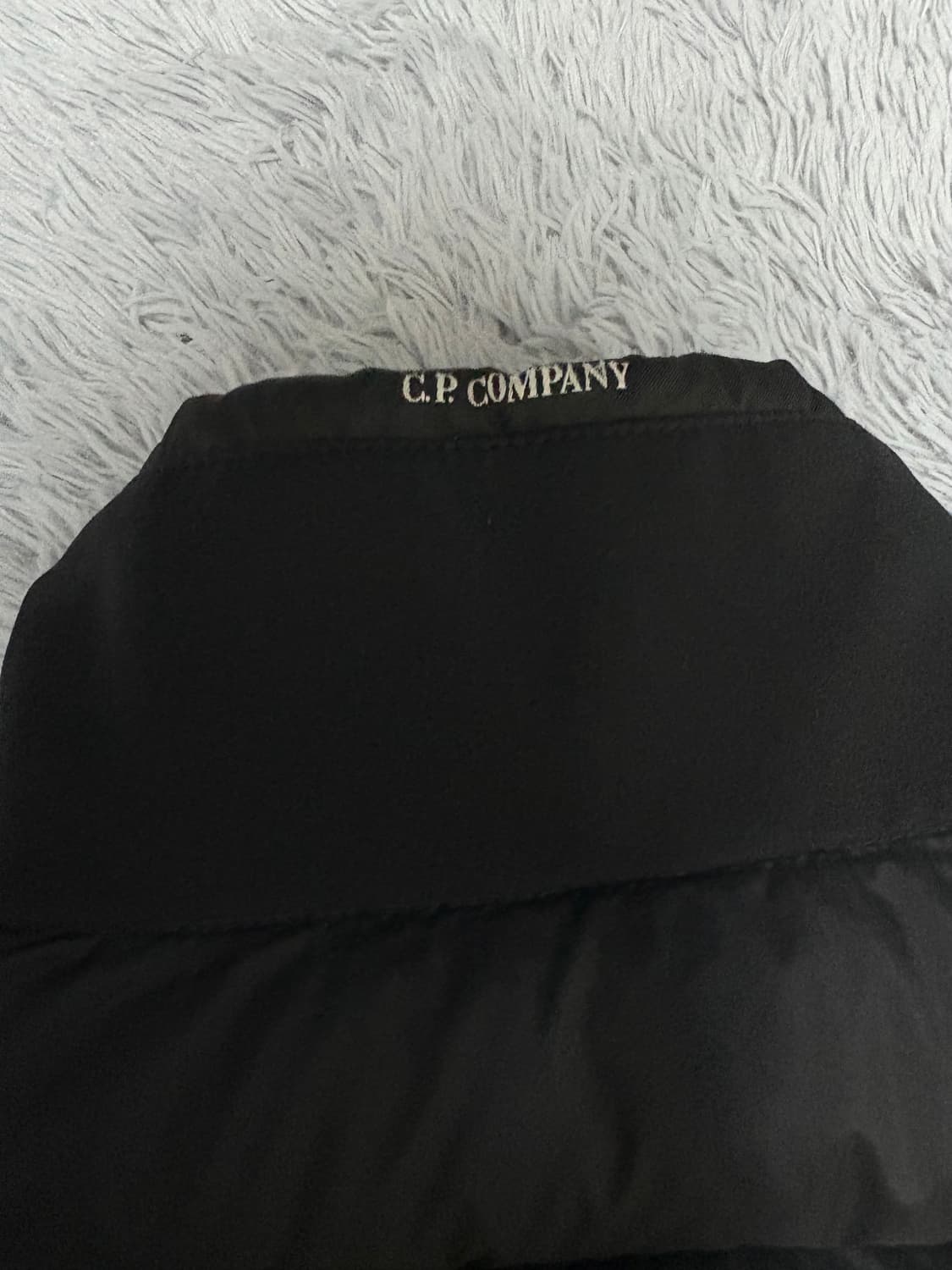 CP컴퍼니 렌즈 와펜 니트 패딩 상품이미지3