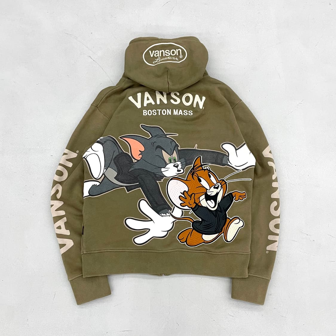 밴슨 X 톰과제리 자수 후드집업 카키 상품이미지1