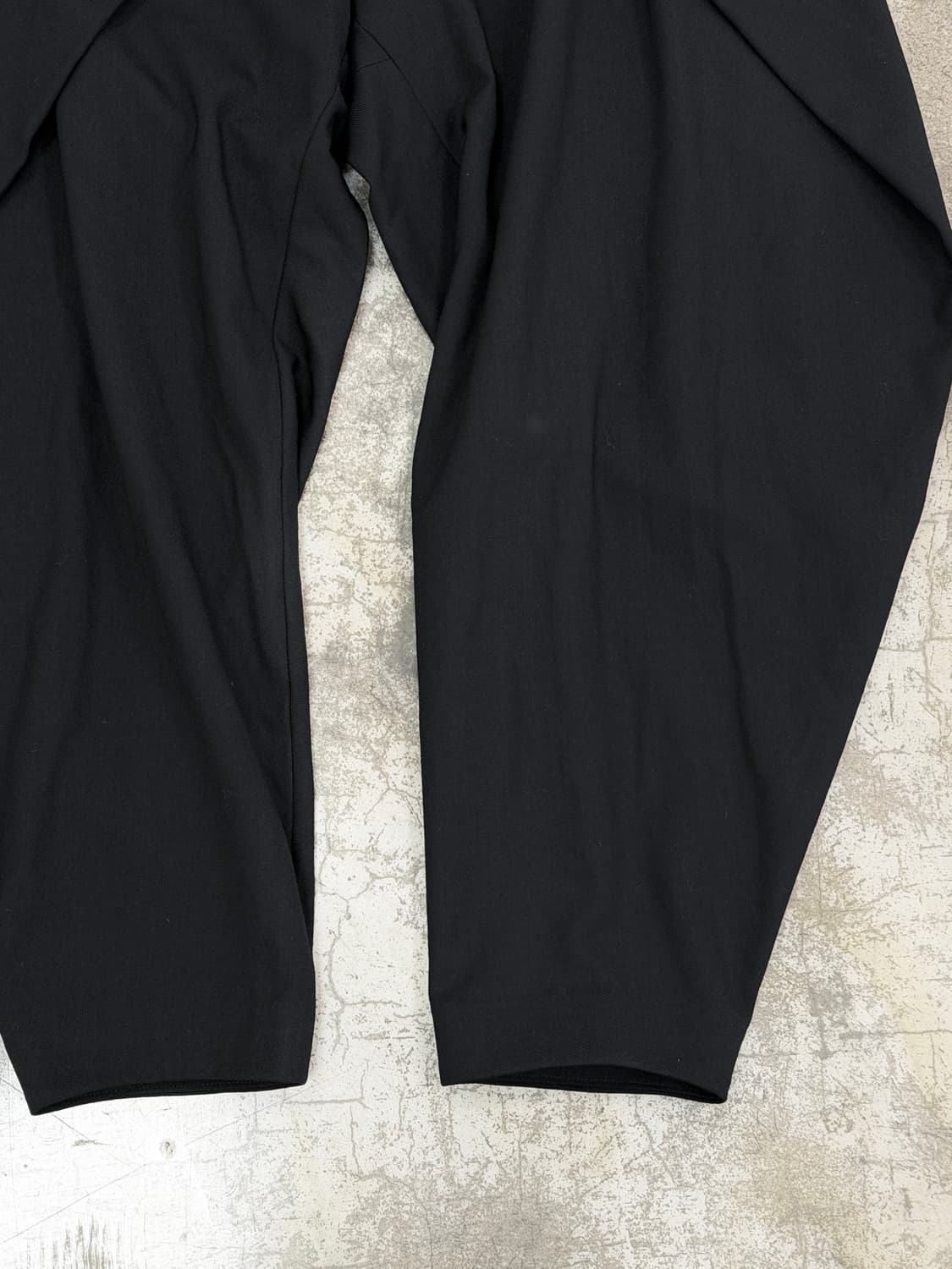 이세이미야케 크로스 패널 드레이프 팬츠 상품이미지3