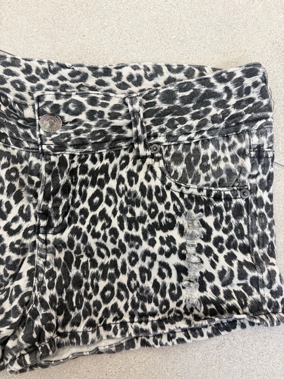 블랙 레오파드 숏 팬츠 상품이미지4