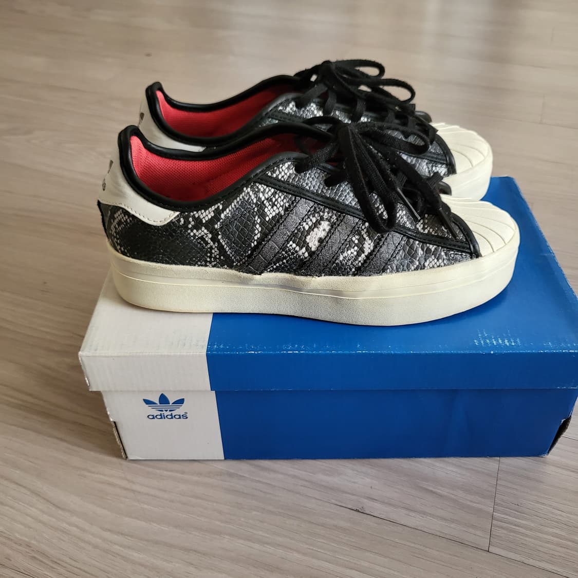 아디다스 슈퍼스타 뱀피(230) 상품이미지3