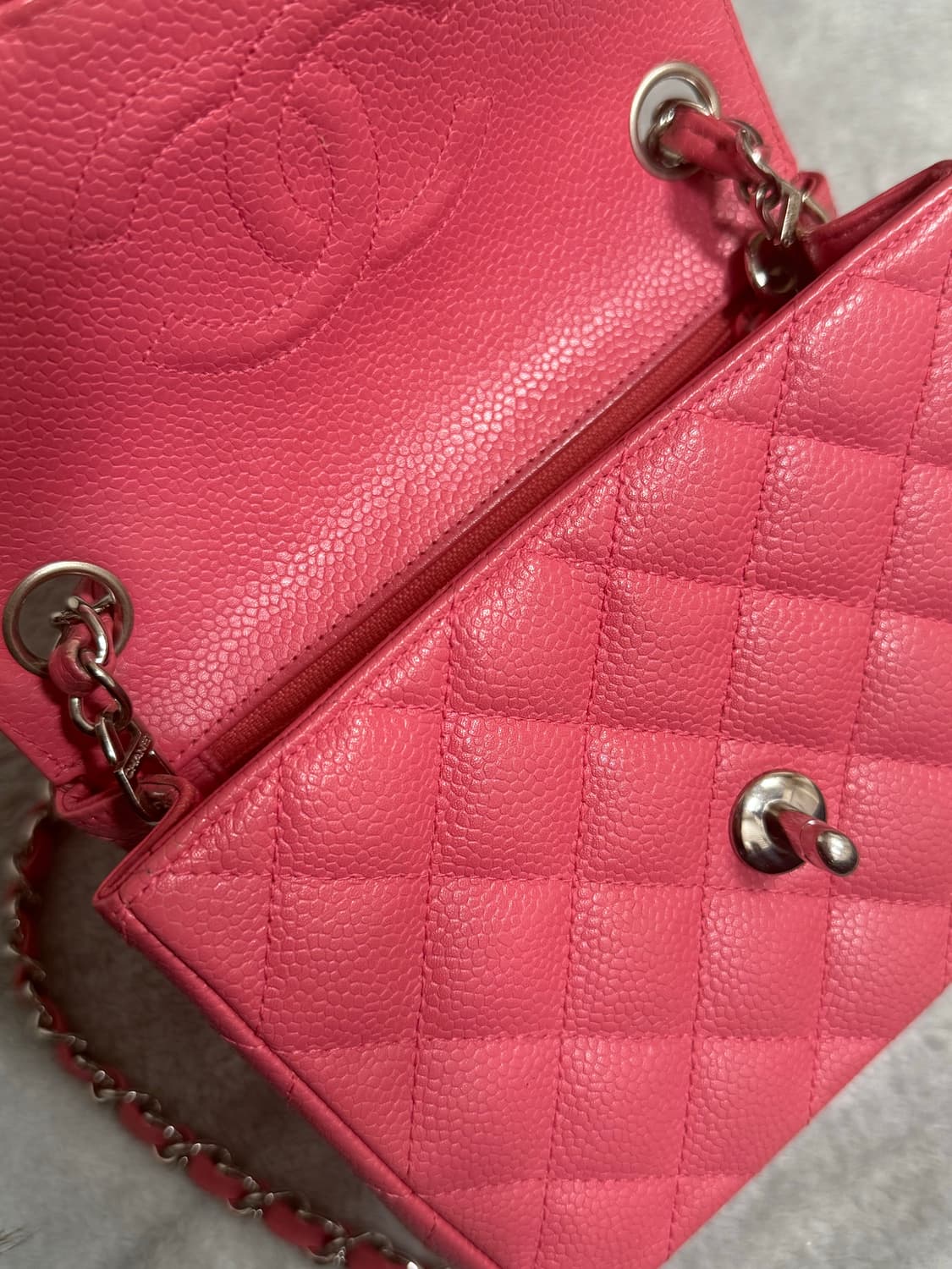 샤넬 핑크 캐비어 미니 플랩백 (쁘띠삭) 상품이미지4