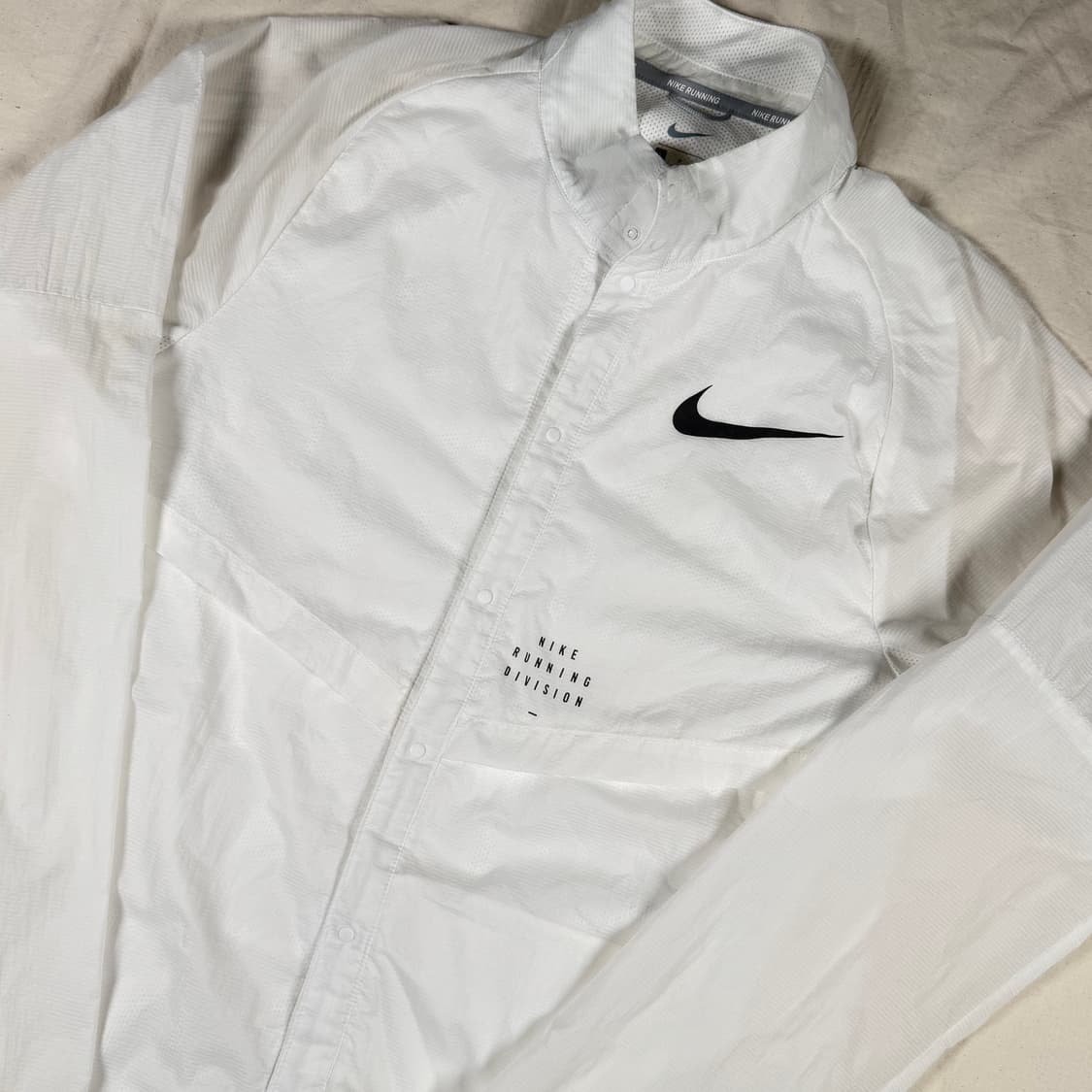 나이키 러닝 바람막이 자켓 상품이미지2