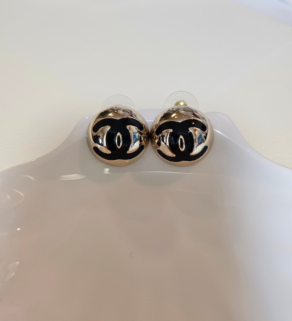 샤넬 금볼 귀걸이 블랙 업사이클링  상품이미지4