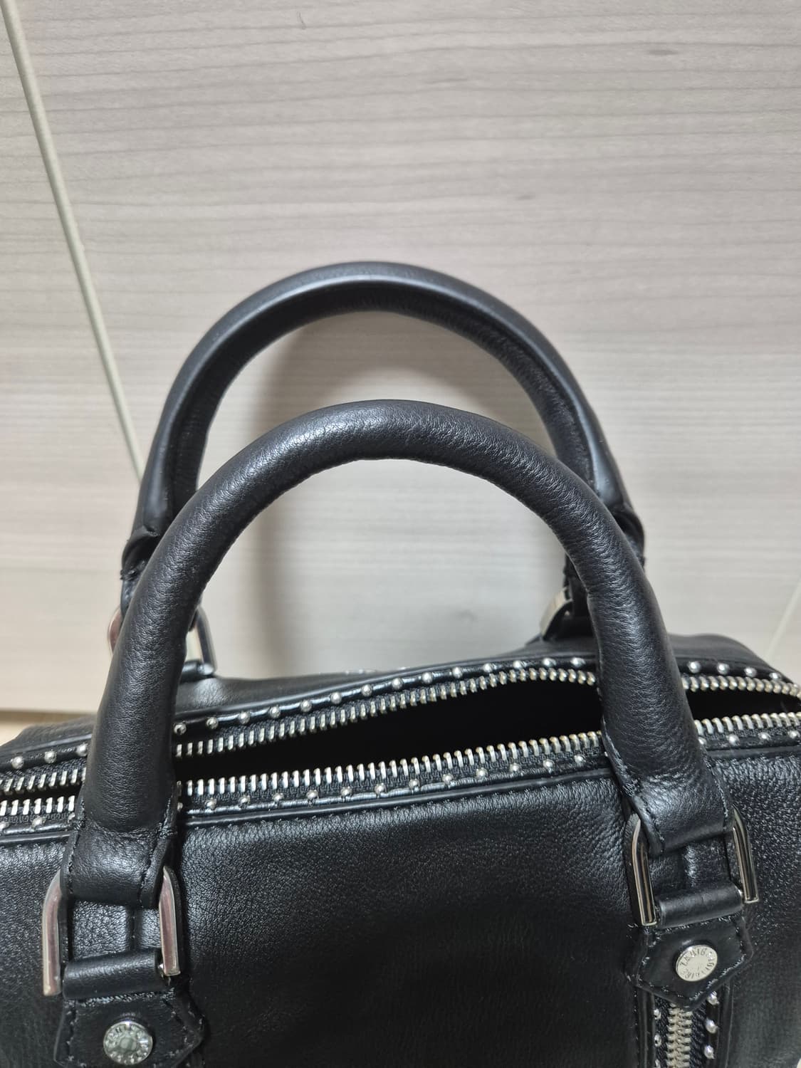 (새제품) 쟈딕앤볼테르 써니백 xs 스터드 크로스가방 상품이미지6