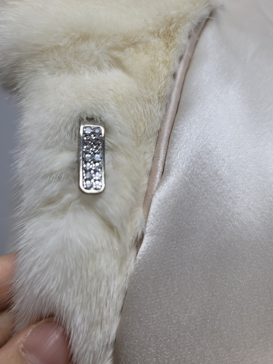 🎀코펜하겐 퍼플 등급🎀 펄화이트에 가까운 크림색 후드 밍크코트 상품이미지5