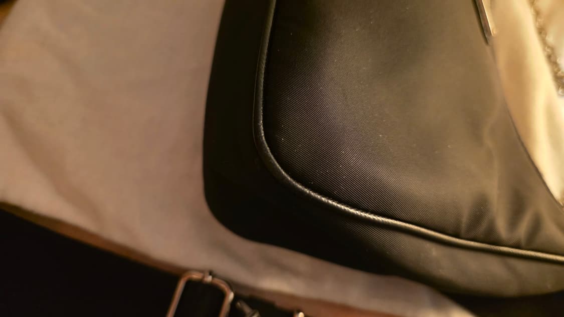 25년 구매 프라다 리나일론 테수토 호보백 상품이미지4