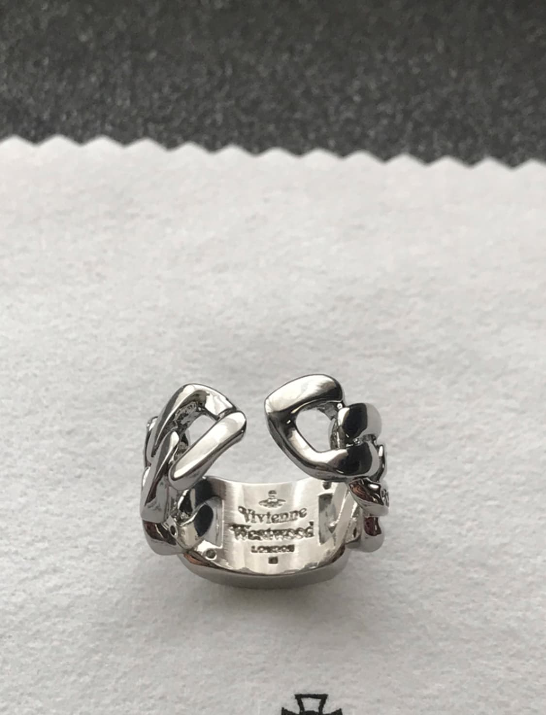 비비안웨스트우드 아카이브 크리스탈 체인 레터링 orb 각인 디테일 반지 상품이미지3