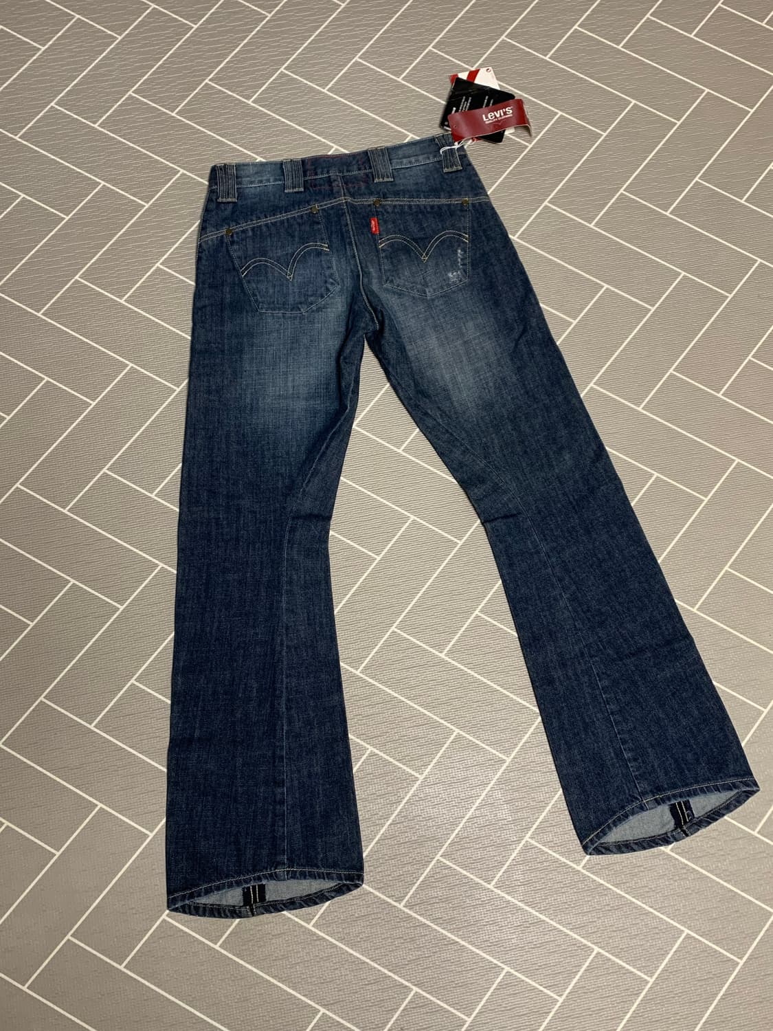 리바이스 로우라이즈 부추컷 워싱 데님 상품이미지3