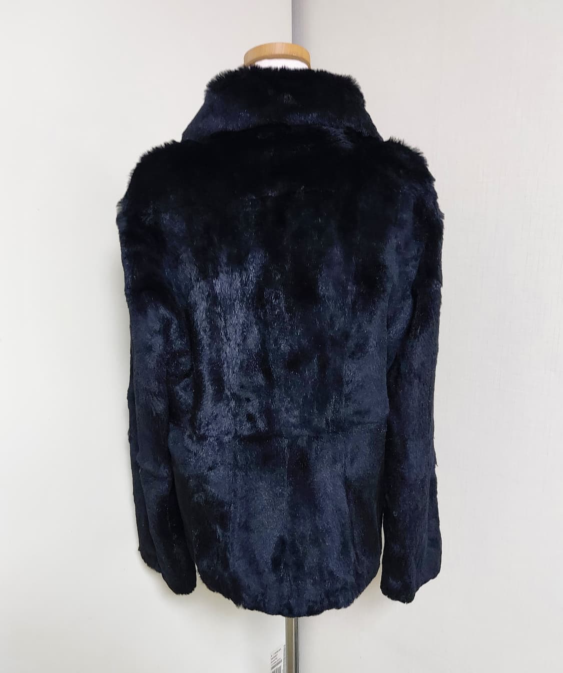 JOINUS 블랙 토끼털 자켓(77사이즈)

 상품이미지3