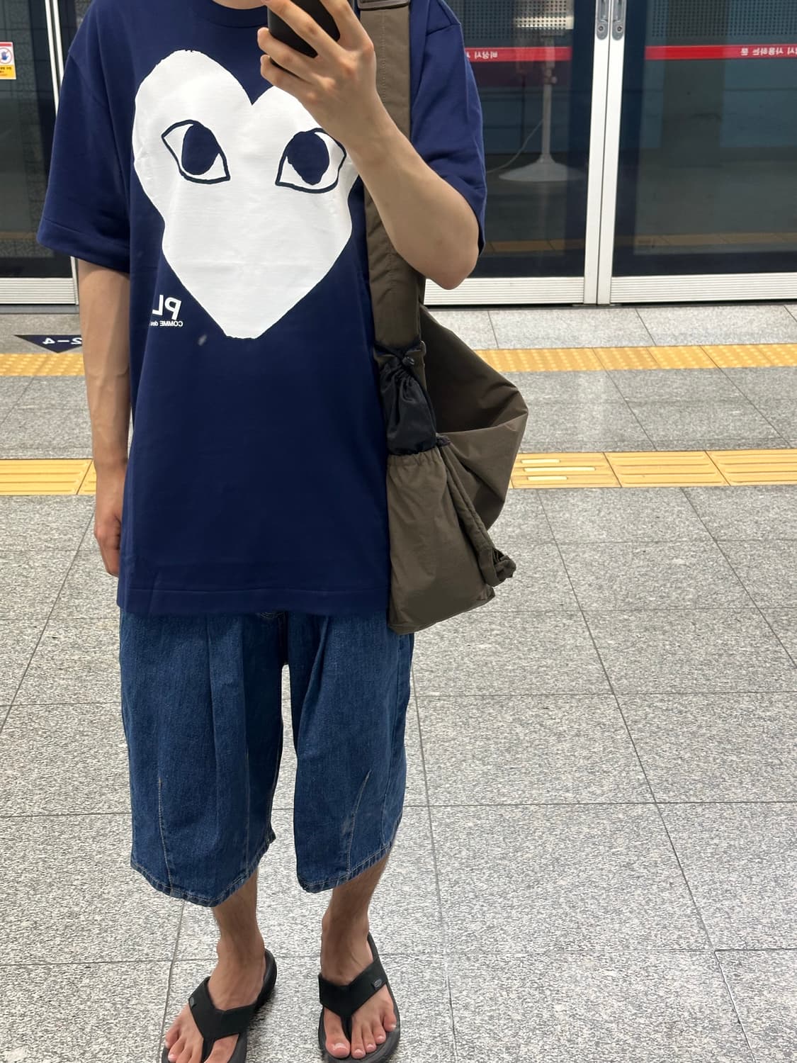 꼼데가르송 플레이 AZ-T180 상품이미지1