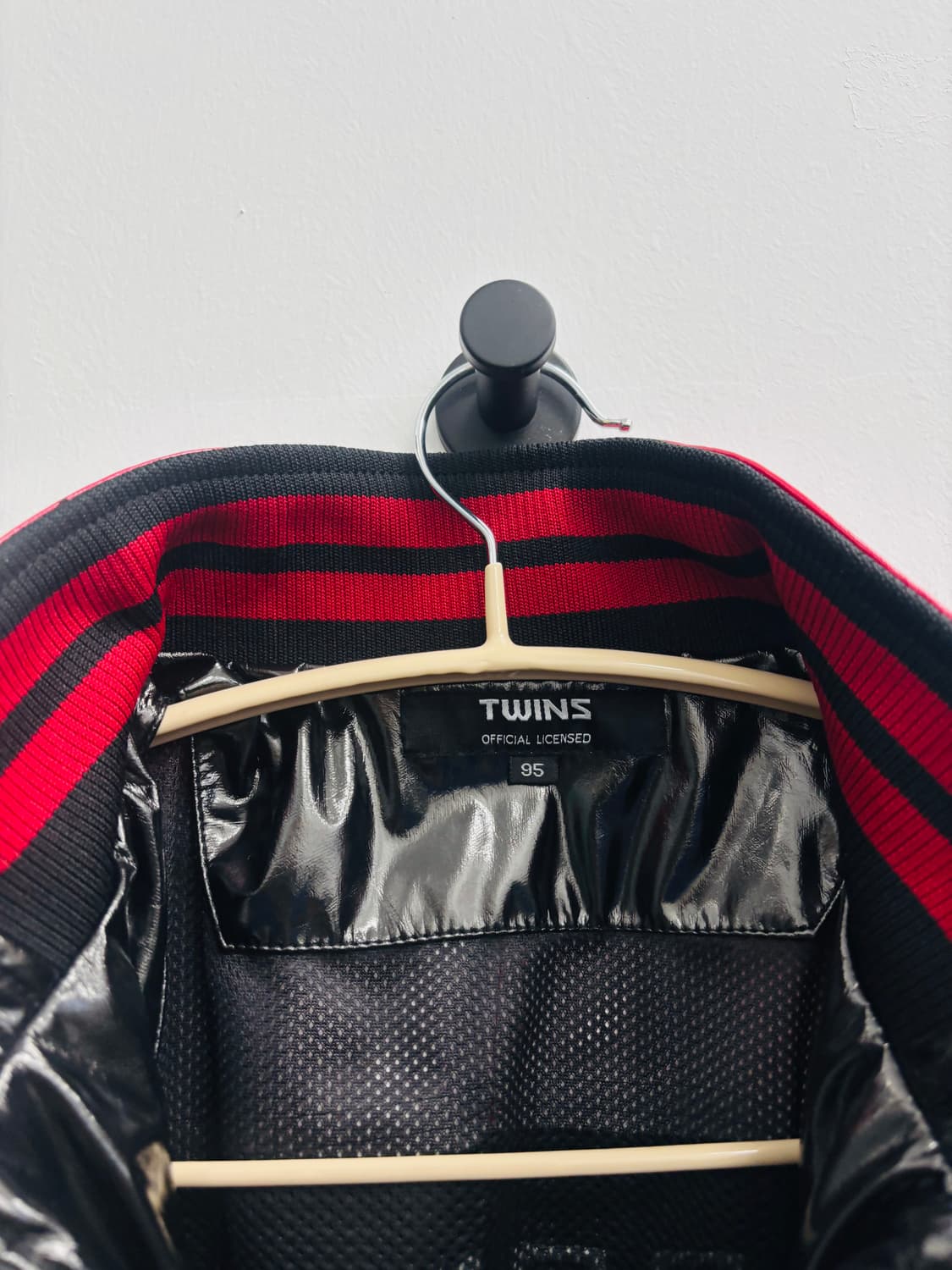 LG 트윈스(LG TWINS) 어센틱 유광 점퍼 (임찬규 사인) 상품이미지5