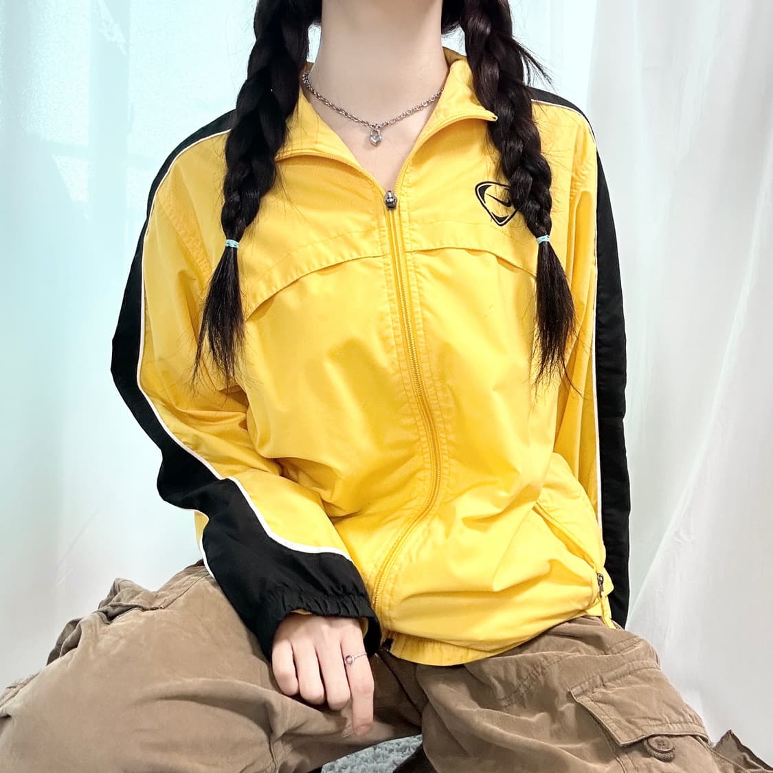 나이키 스우시 꿀벌 바람막이 상품이미지2