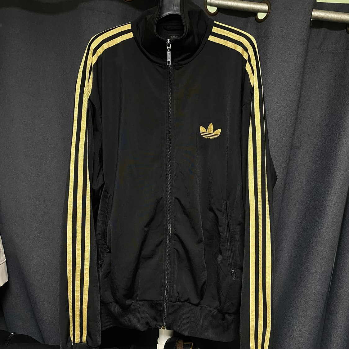 아디다스 파이어버드 올드스쿨 검금 L 상품이미지1