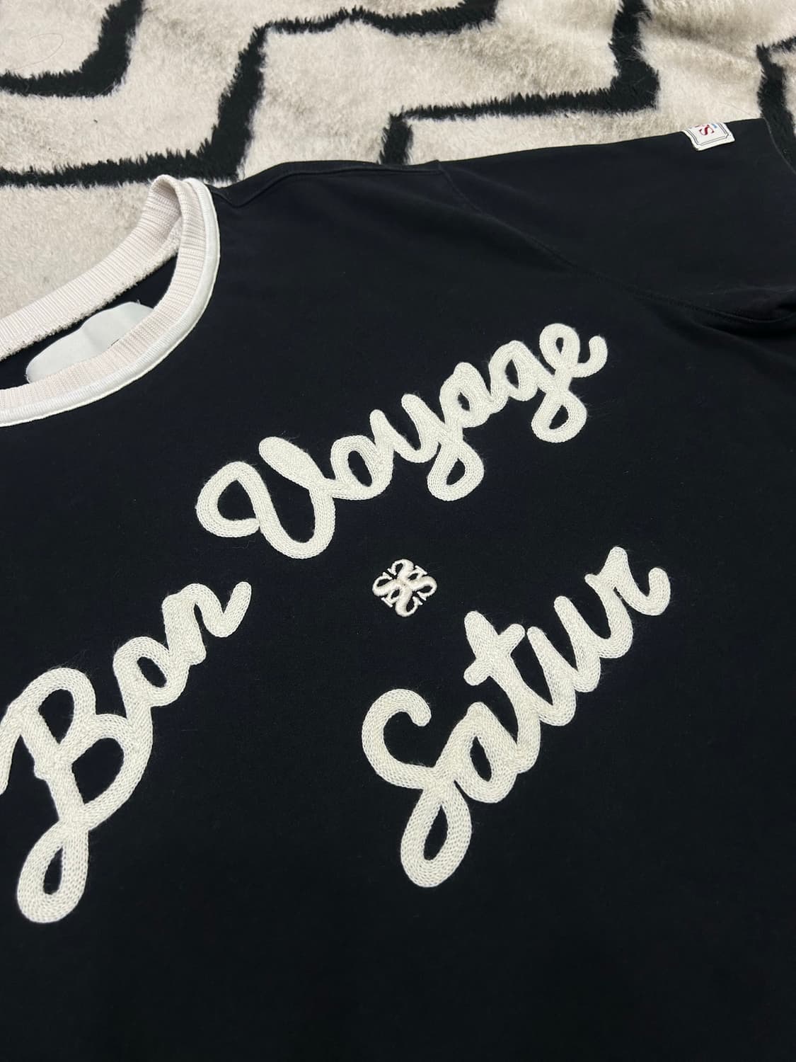 [XL]세터 자수 보야지 반팔/블랙 상품이미지1