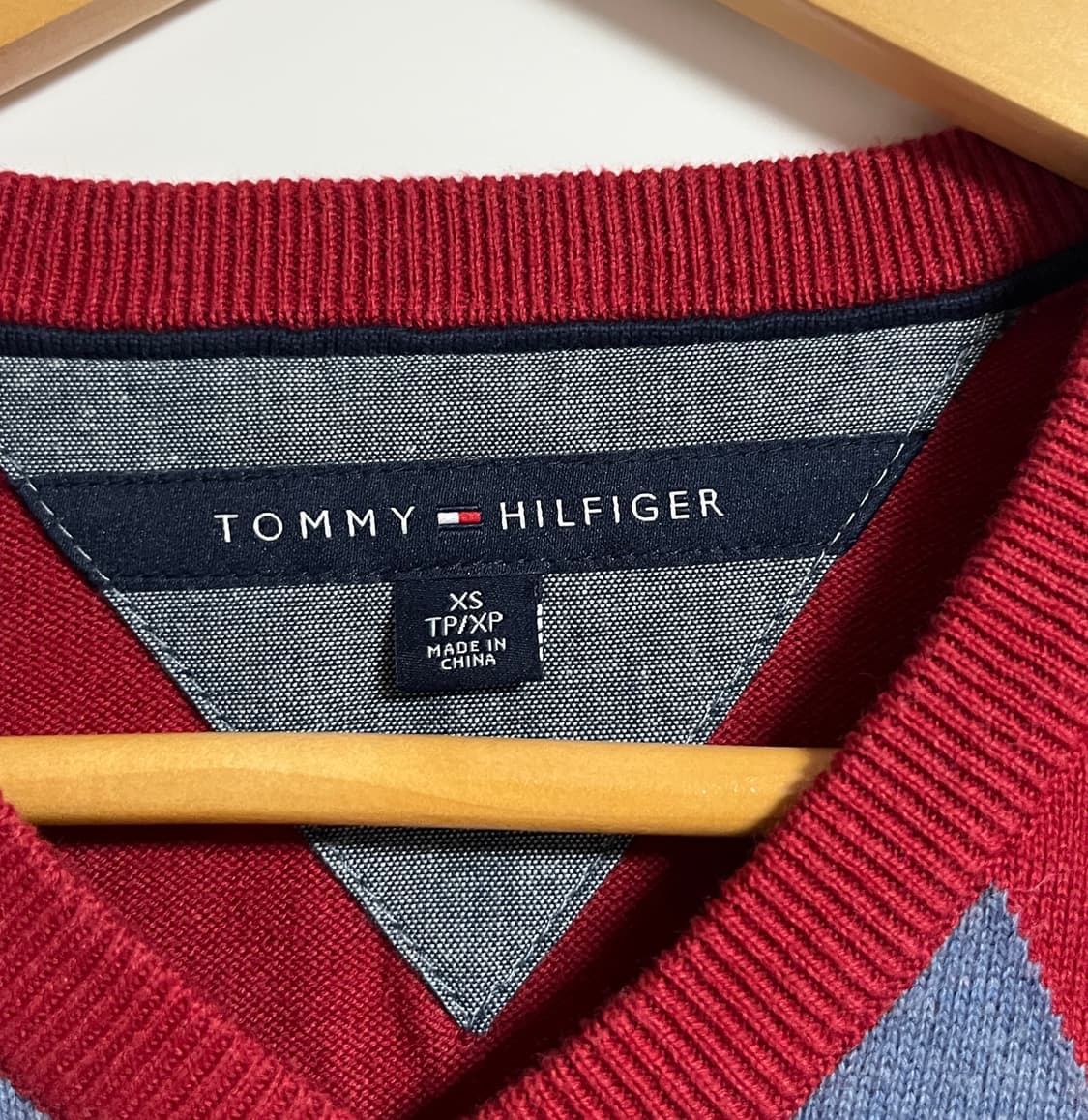 타미힐피거 브이넥 아가일 니트 스웨터 XS 상품이미지5