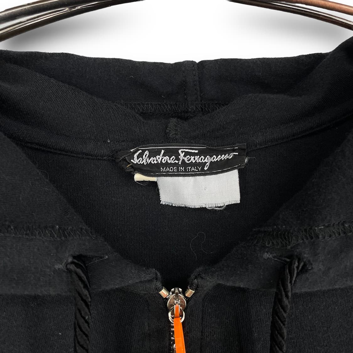 살바토레페라가모 빅 로고 하프 후드집업 상품이미지5