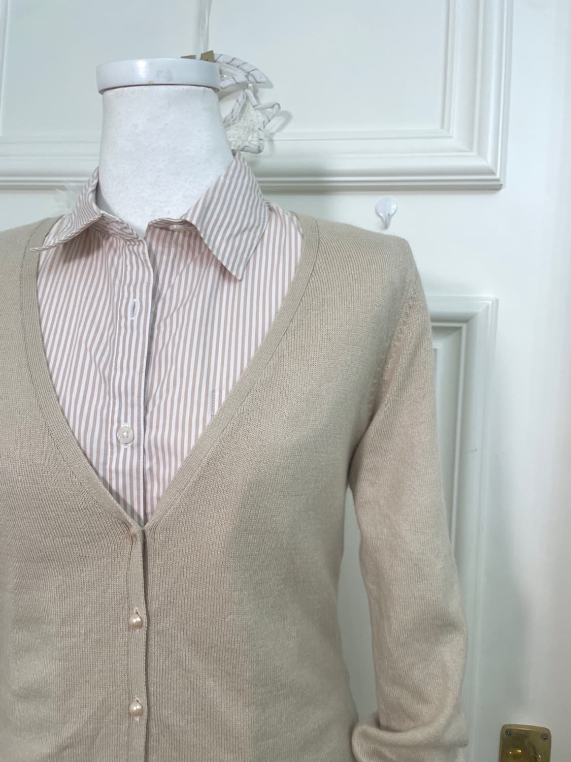 beige pearl button basic cardigan&beige 상품이미지6