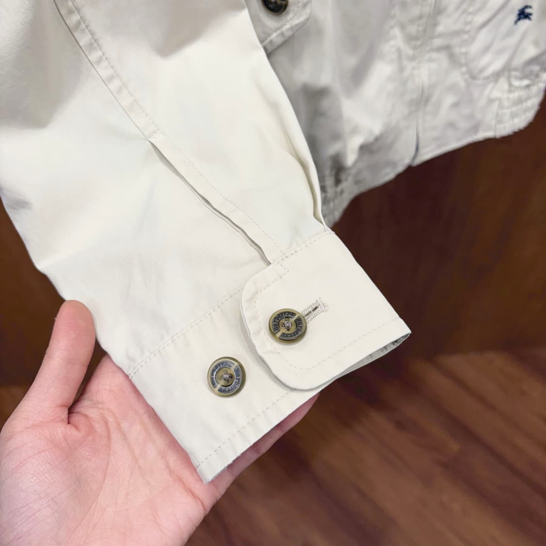 버버리 카라넥 블루종 자켓 플랩 포켓 밑단 밴딩 디테일 베이지 상품이미지7