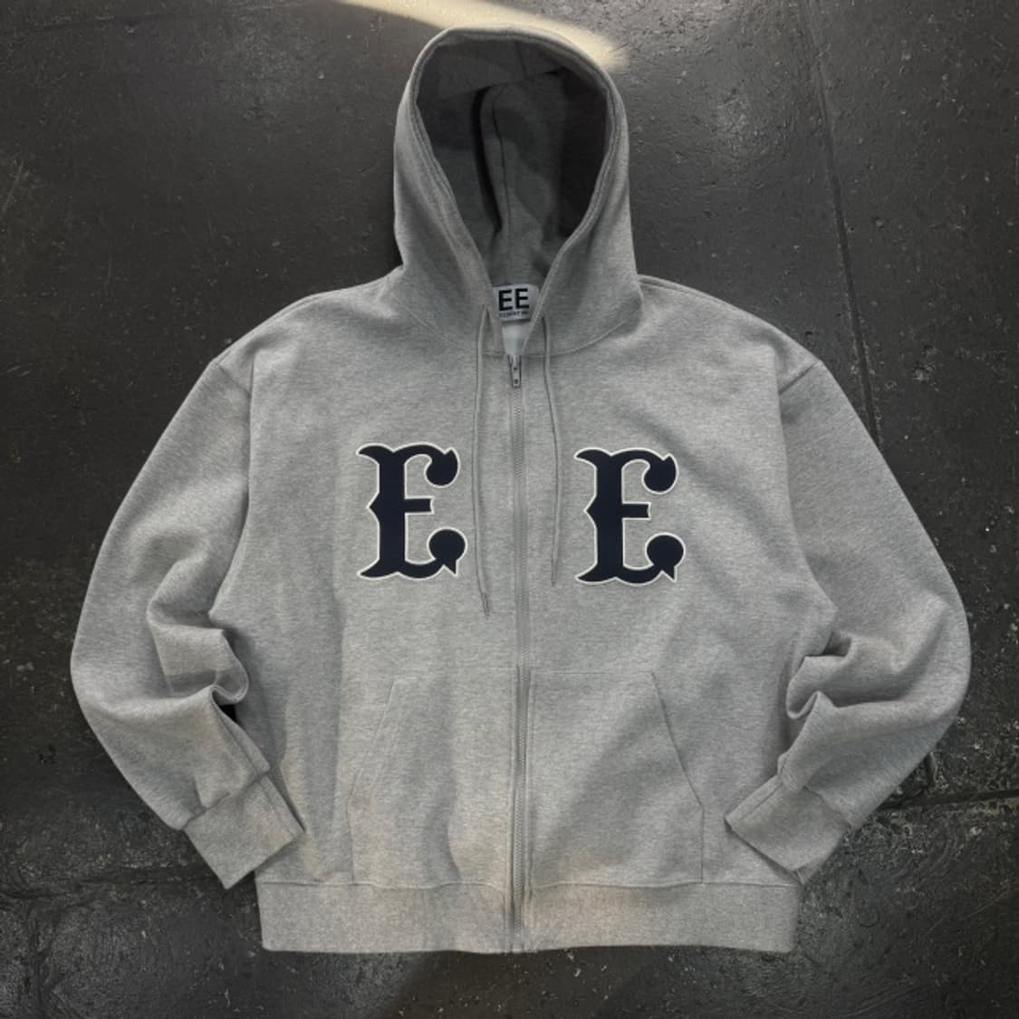 FREE 원더플레이스 EE에센셜 후드티 새상품급 상품이미지1