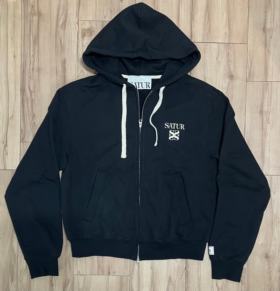 세터 (SATUR) 클래식 로고 후드 집업 클래식 Black_L 상품이미지6