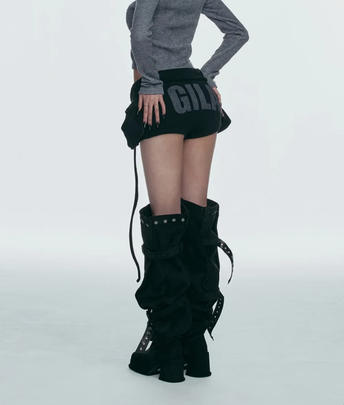 BOLD LOGO POCKET KNIT SHORTS 상품이미지1