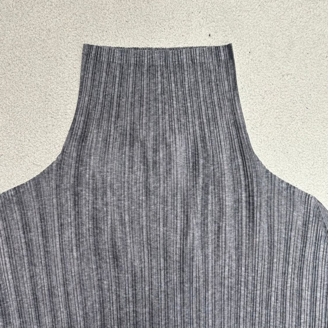 PLEATS PLEASE 이세이 미야케 베이직 탑 그레이 3 상품이미지4