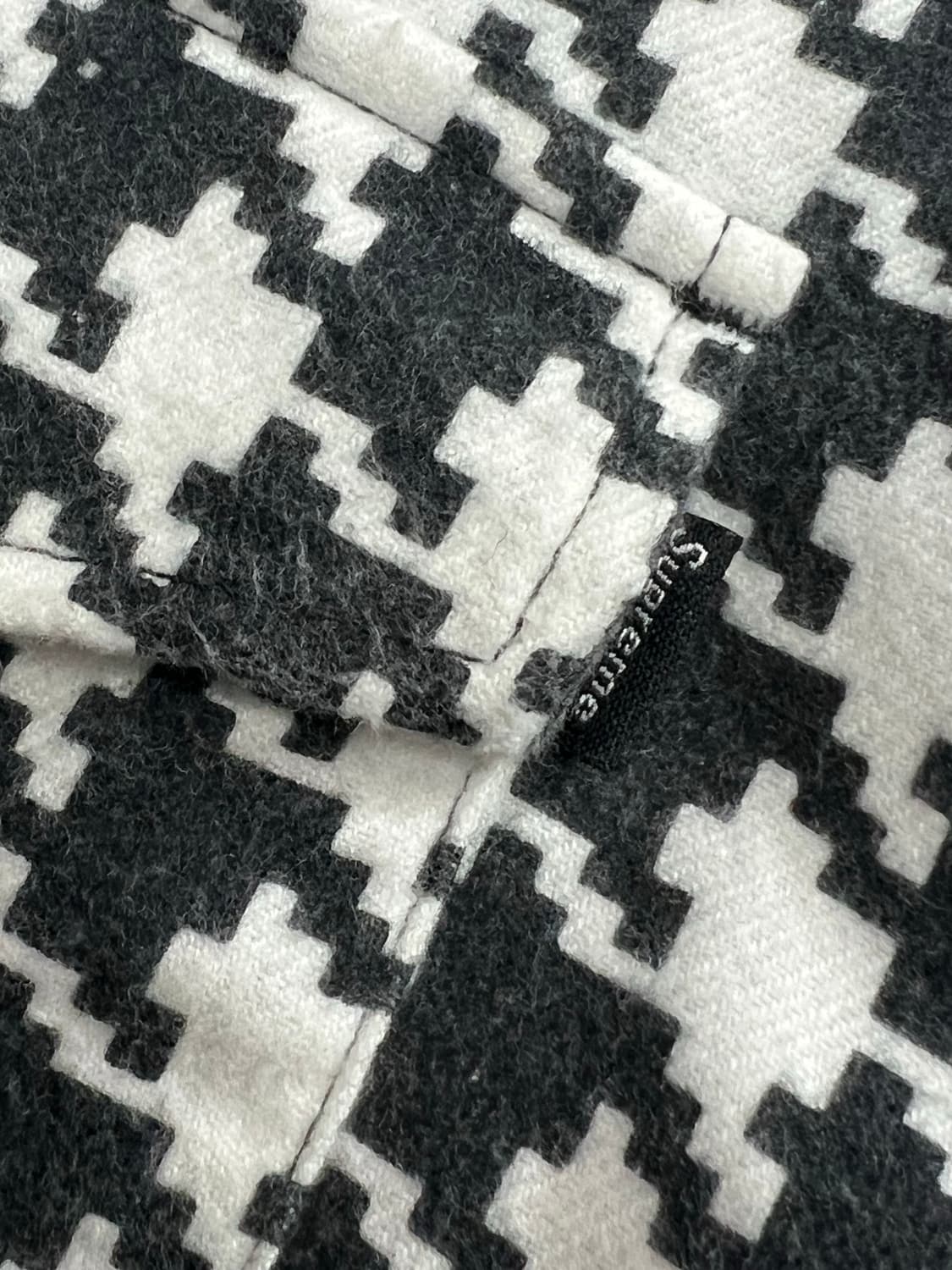 Supreme Houndstooth Flannel Zip Up Shirt 상품이미지3