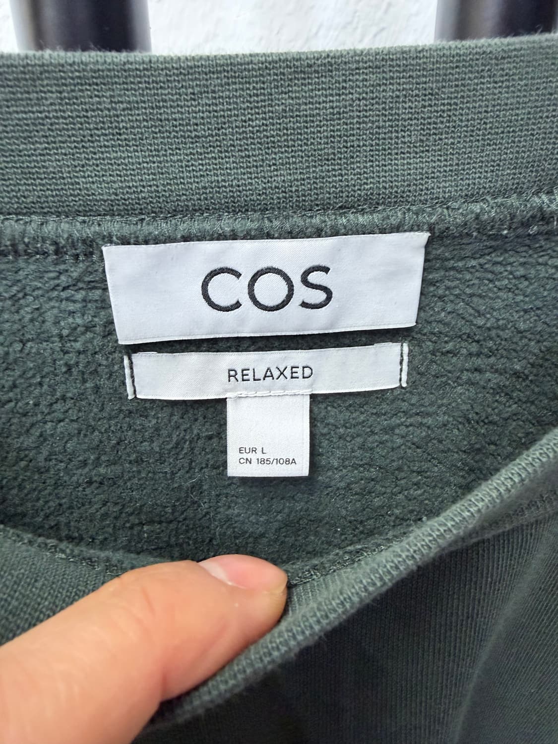 정품) COS 코스 신형 남성 그린 맨투맨 L  상품이미지5