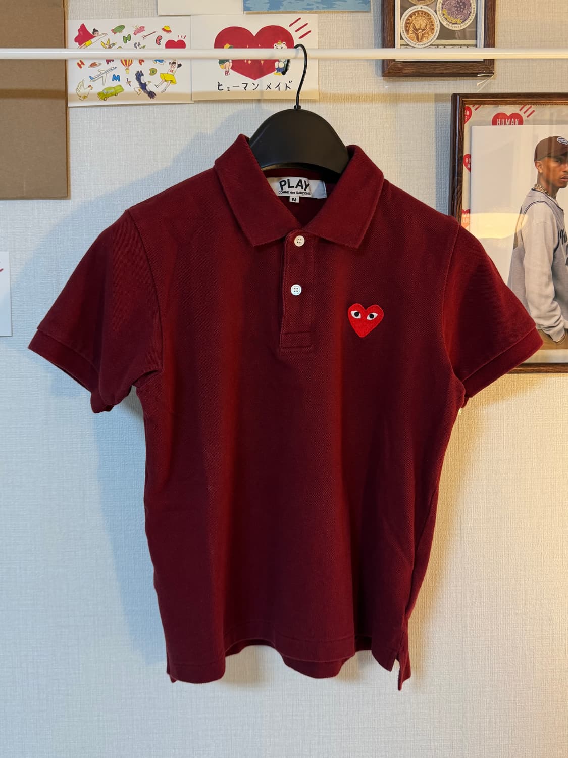 (M)꼼데가르송 플레이 레드 하트 카라티 폴로 셔츠 버건디 상품이미지1