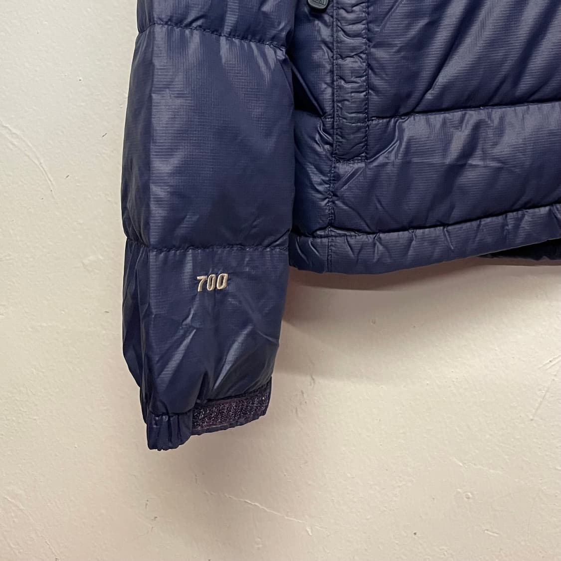 노스페이스 (우먼) 눕시 700 블루 구스다운 패딩 상품이미지3