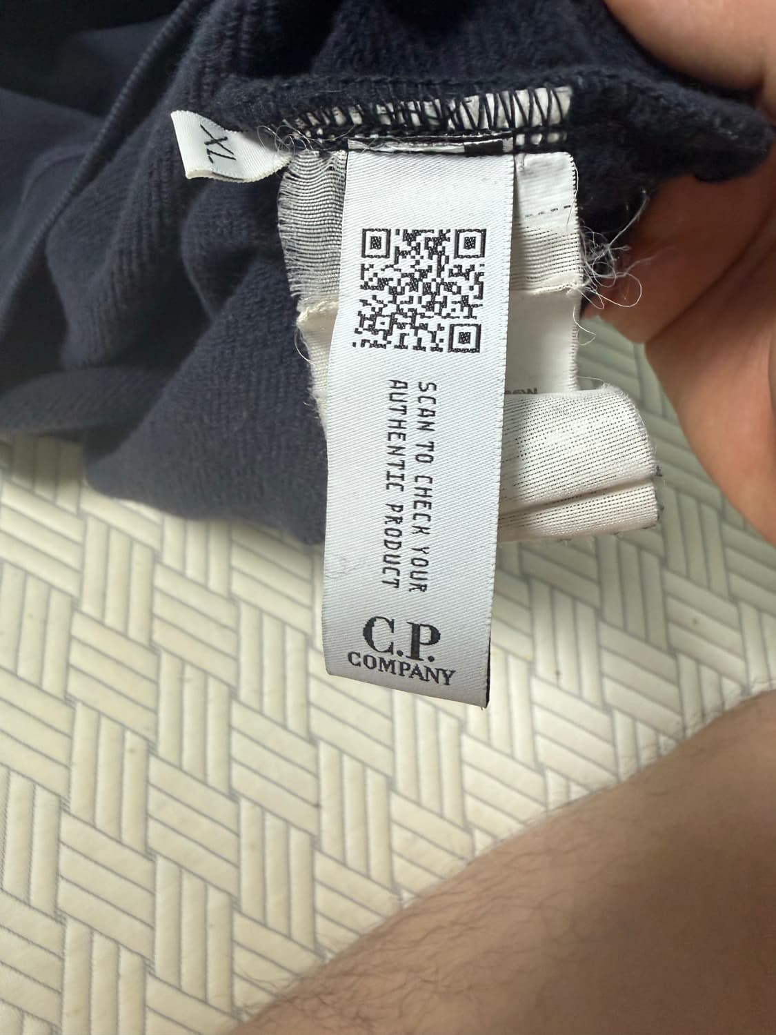 cp컴퍼니 맨투맨 상품이미지4