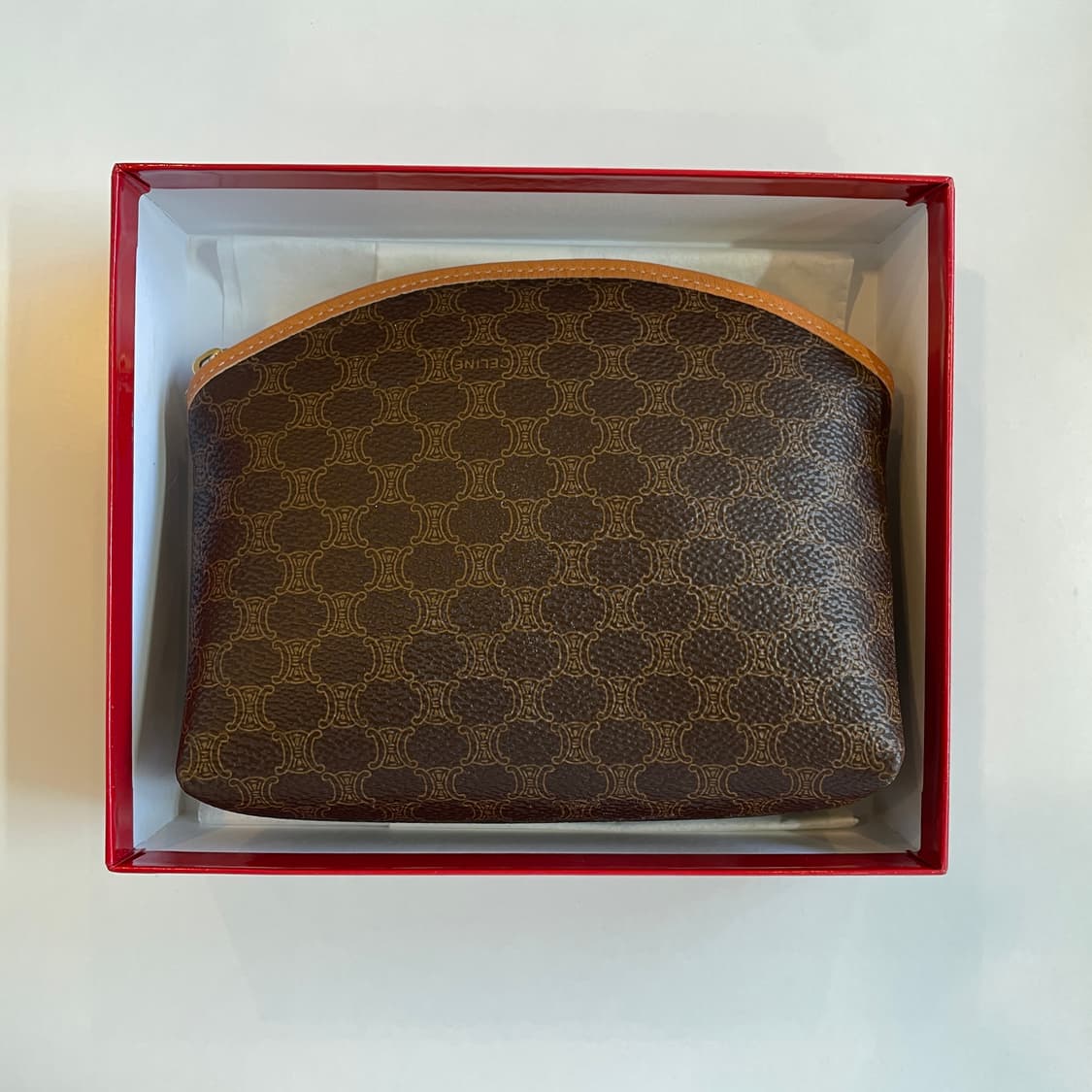 셀린느 마카담 파우치 상품이미지1