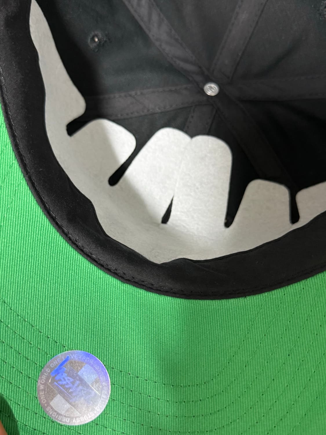 스투시 스투 아치 스트랩백 캡 블랙 상품이미지2