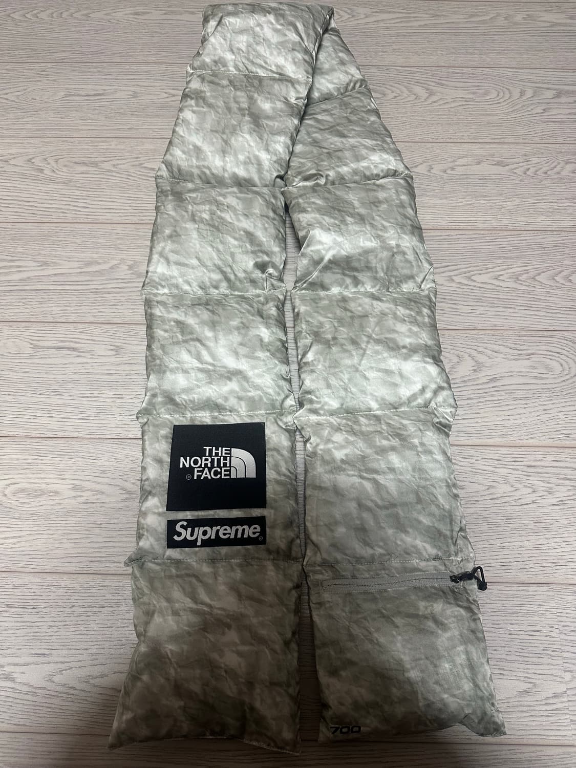 슈프림 노스페이스 페이퍼 프린트700필다운 스카프 상품이미지2