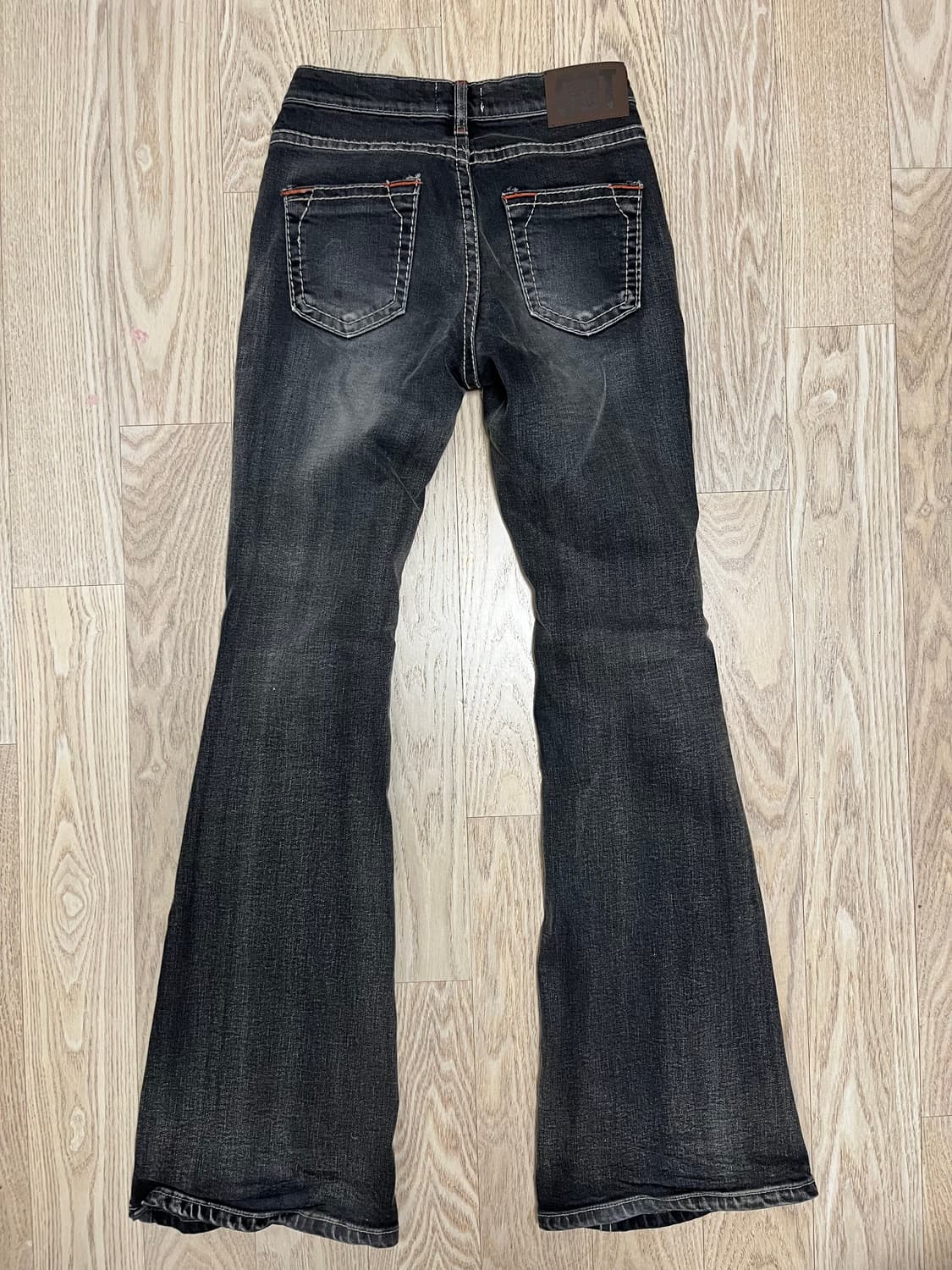 스티치 로우라이즈 부츠컷 청바지 상품이미지2