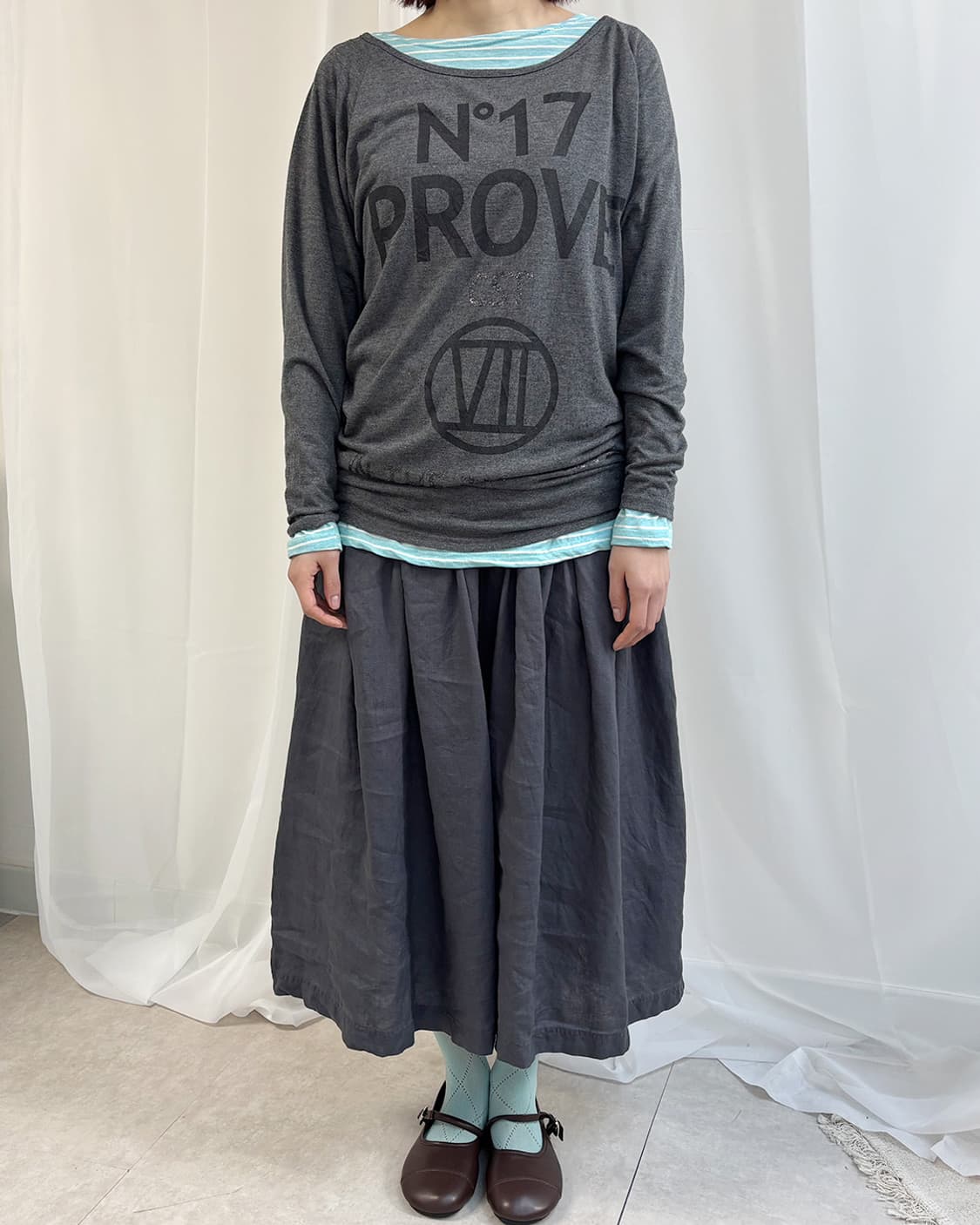 c-17 (c seventeen)밑단 셔링 그래픽 긴팔 티 상품이미지7