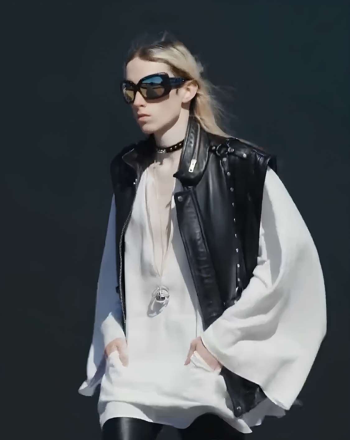 [NCT 착용] 셀린느 22ss 하네스 스터드 레더 베스트 상품이미지1